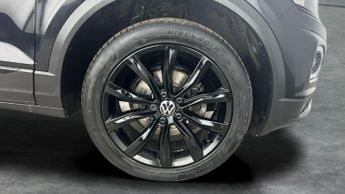 Volkswagen T-Roc 1.5 TSI EVO Black Edition DSG (150 ps) - CLIMATE CONTROL - PRIVA