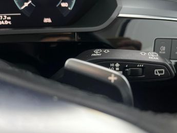 Audi e-tron 55 Technik quattro 95kWh (11kW Charger) (408 ps) - LED - REVERSE