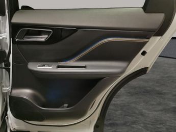 Jaguar F-PACE 2.0 P300 300 Sport AWD (300 ps) - ELECTRIC FOLDING MIRRORS