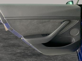 Tesla Model 3 Standard Range Plus RWD (241 bhp) - PARK ASSIST - LED - REVERSE 