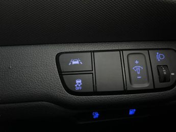 Hyundai Ioniq 38.3kWh Premium (136 ps) - REVERSE CAM - NAV - HEATED SEATS