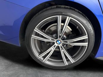 BMW 3 Series 2.0 320d MHT M Sport (190 ps) - AUTO PARK - REVERSE CAM - HEATED