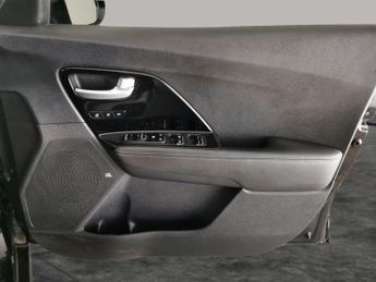 Kia Niro 64kWh 4+ (201 bhp) - LED - REVERSE CAM - NAV