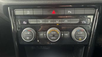 Volkswagen T-Roc 1.5 TSI EVO Black Edition DSG (150 ps) - CLIMATE CONTROL - PRIVA