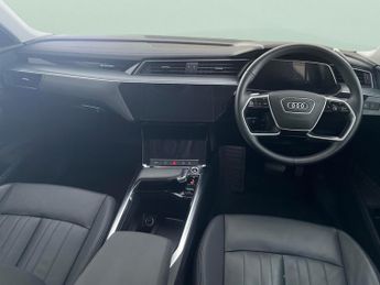 Audi e-tron 55 Technik quattro 95kWh (11kW Charger) (408 ps) - LED - REVERSE