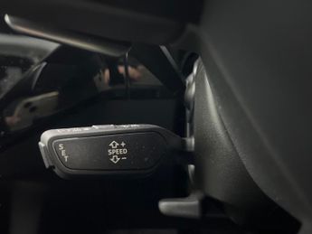 Audi e-tron 55 Technik quattro 95kWh (11kW Charger) (408 ps) - LED - REVERSE