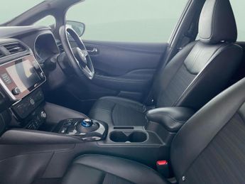Nissan Leaf 40kWh N-Connecta (150 ps) - HEATED SEATS - BLIND SPOT ASSIST