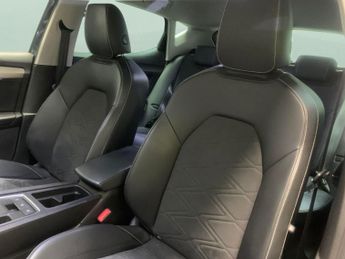 Seat Leon 1.4 eHybrid 12.8kWh XCELLENCE Plug-in DSG (204 ps) - AUTO PARK -