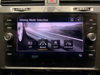 Volkswagen Golf 2.0 TDI Match Edition DSG (150 ps) - LED - WIFI - BLUETOOTH