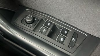 Volkswagen T-Roc 1.5 TSI EVO Black Edition DSG (150 ps) - CLIMATE CONTROL - PRIVA