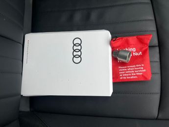 Audi e-tron 55 Technik quattro 95kWh (11kW Charger) (408 ps) - LED - REVERSE
