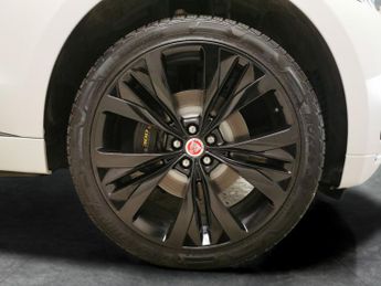 Jaguar F-PACE 2.0 P300 300 Sport AWD (300 ps) - NAV - HEATED LEATHER - HEATED 