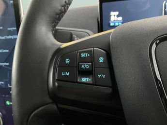 Ford Mustang Mach-e Standard Range 70kWh Automatic (269 ps) - REVERSE CAM - NAV
