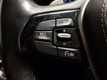 BMW 5 Series 2.0 520d SE (190 ps) - LEATHER - HEATED FRONT AND REAR SEATS - P