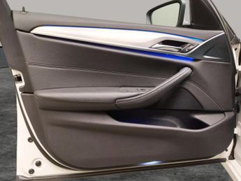 BMW 5 Series 2.0 520d SE (190 ps) - LEATHER - HEATED FRONT AND REAR SEATS - P