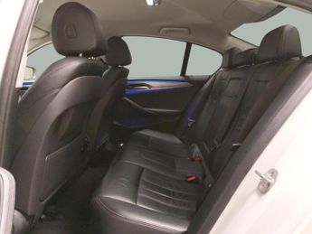 BMW 5 Series 2.0 520d SE (190 ps) - LEATHER - HEATED FRONT AND REAR SEATS - P