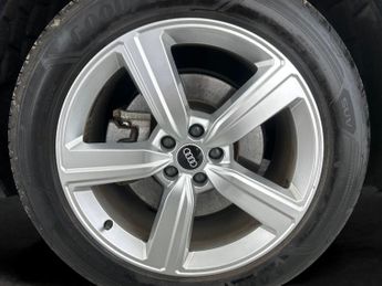 Audi e-tron 50 Technik quattro 71.2kWh (11kW Charger) (313 ps) - ADJUSTABLE 