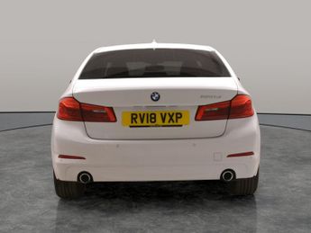 BMW 5 Series 2.0 520d SE (190 ps) - PRO NAV - LED - MF INSTRUMENT PANEL