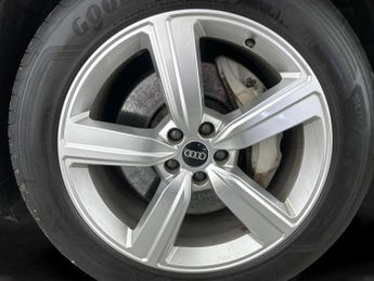 Audi e-tron 50 Technik quattro 71.2kWh (11kW Charger) (313 ps) - ADJUSTABLE 