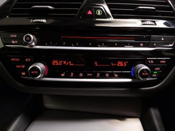 BMW 5 Series 2.0 520d SE (190 ps) - LEATHER - HEATED FRONT AND REAR SEATS - P