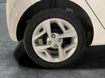 Hyundai i10 1.2 SE Connect (84 ps) - CLIMATE CONTROL - DAB - PARK SENSORS