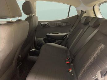 Hyundai i10 1.2 SE Connect (84 ps) - CLIMATE CONTROL - DAB - PARK SENSORS