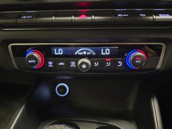 Audi A3 1.5 TFSI CoD S line Sportback S Tronic (150 ps) - DRIVING MODES