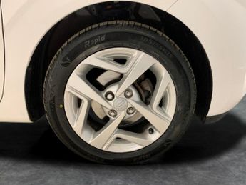 Hyundai i10 1.2 SE Connect (84 ps) - CLIMATE CONTROL - DAB - PARK SENSORS