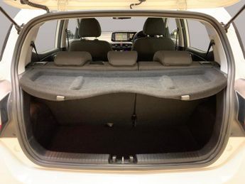 Hyundai i10 1.2 SE Connect (84 ps) - CLIMATE CONTROL - DAB - PARK SENSORS