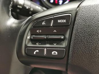 Hyundai i10 1.2 SE Connect (84 ps) - CLIMATE CONTROL - DAB - PARK SENSORS