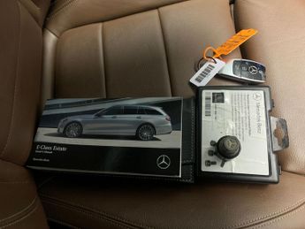 Mercedes-Benz E Class 2.0 E300de 13.5kWh AMG Line Edition Plug-in G-Tronic+ (306 ps) -