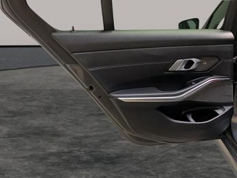 BMW 3 Series 2.0 330e 12kWh M Sport Plug-in xDrive (292 ps) - LEATHER - INTER