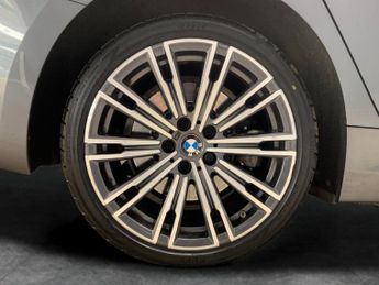 BMW 3 Series 2.0 330e 12kWh M Sport Plug-in xDrive (292 ps) - SUN PROTECTION 