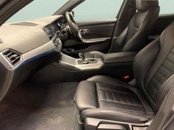 BMW 3 Series 2.0 330e 12kWh M Sport Plug-in xDrive (292 ps) - LEATHER - INTER