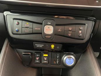 Nissan Leaf 40kWh 10 (150 ps) - 17IN ALLOYS - AIR CON - KEYLESS START