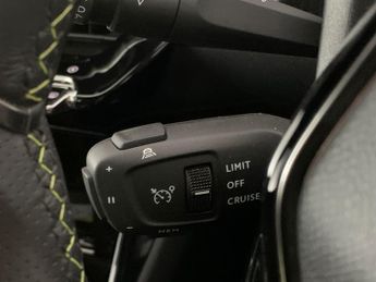 Peugeot E-208 50kWh GT Premium (7kW Charger) (136 ps) - LED - REVERSE CAM - AL