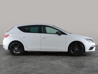 Seat Leon 2.0 TDI FR Black Edition DSG (150 ps) - HEATED SEATS - DAB - BLU