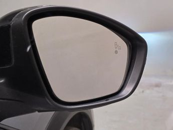 Peugeot E-2008 50kWh GT (136 ps) - BLIND SPOT ASSIST - BLUETOOTH - SPEED LIMIT 