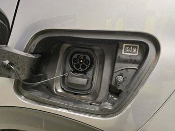 Peugeot E-2008 50kWh GT (136 ps) - BLIND SPOT ASSIST - BLUETOOTH - SPEED LIMIT 
