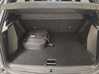 Peugeot E-2008 50kWh GT (136 ps) - BLIND SPOT ASSIST - BLUETOOTH - SPEED LIMIT 