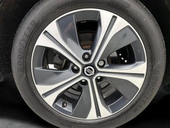 Nissan Leaf 40kWh 10 (150 ps) - 17IN ALLOYS - AIR CON - KEYLESS START