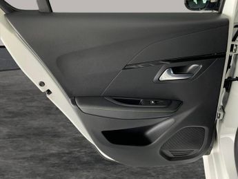 Peugeot E-208 50kWh GT Premium (7kW Charger) (136 ps) - LED - REVERSE CAM - AL