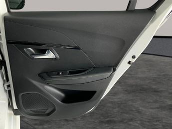 Peugeot E-208 50kWh GT Premium (7kW Charger) (136 ps) - LED - REVERSE CAM - AL