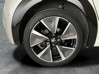 Peugeot E-208 50kWh GT Premium (7kW Charger) (136 ps) - LED - REVERSE CAM - AL