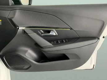 Peugeot E-208 50kWh GT Premium (7kW Charger) (136 ps) - LED - REVERSE CAM - AL
