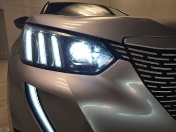 Peugeot E-2008 50kWh GT (136 ps) - BLIND SPOT ASSIST - BLUETOOTH - SPEED LIMIT 