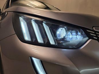 Peugeot E-2008 50kWh GT (136 ps) - BLIND SPOT ASSIST - BLUETOOTH - SPEED LIMIT 