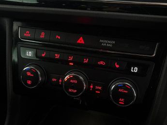 Seat Leon 2.0 TDI FR Black Edition DSG (150 ps) - HEATED SEATS - DAB - BLU