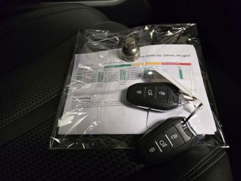 Peugeot E-2008 50kWh GT (136 ps) - BLIND SPOT ASSIST - BLUETOOTH - SPEED LIMIT 