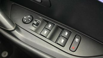 Peugeot E-208 50kWh GT Premium (136 ps) - REVERSE CAM - ALCANTARA - NAV